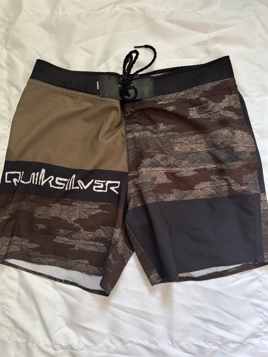 Quiksilver Other - Quiksilver Men’s Brown & Black Camo Board Shorts